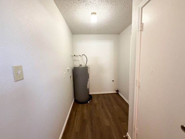 493 N Bryant Avenue, Midlothian, TX 76065