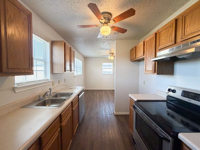 493 N Bryant Avenue, Midlothian, TX 76065