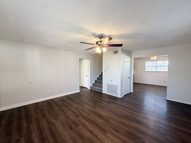 493 N Bryant Avenue, Midlothian, TX 76065