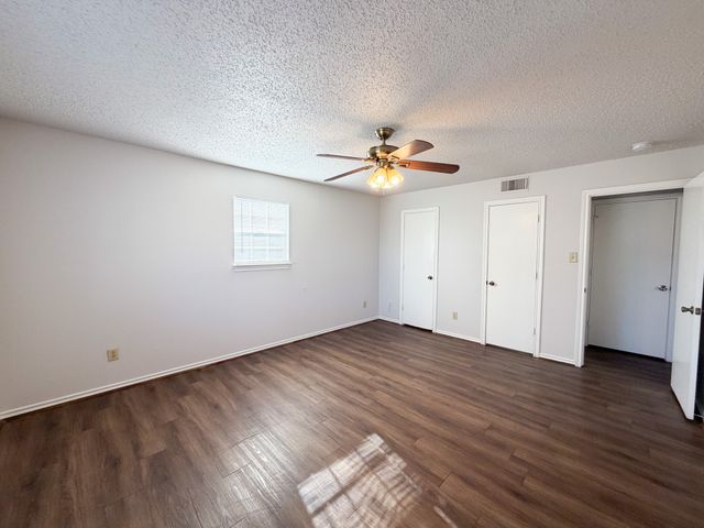 493 N Bryant Avenue, Midlothian, TX 76065