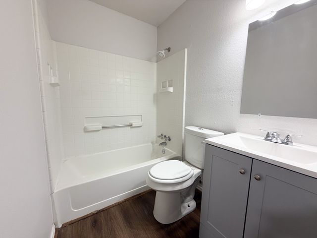 493 N Bryant Avenue, Midlothian, TX 76065