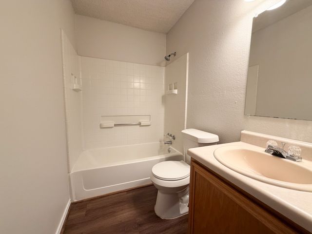 493 N Bryant Avenue, Midlothian, TX 76065