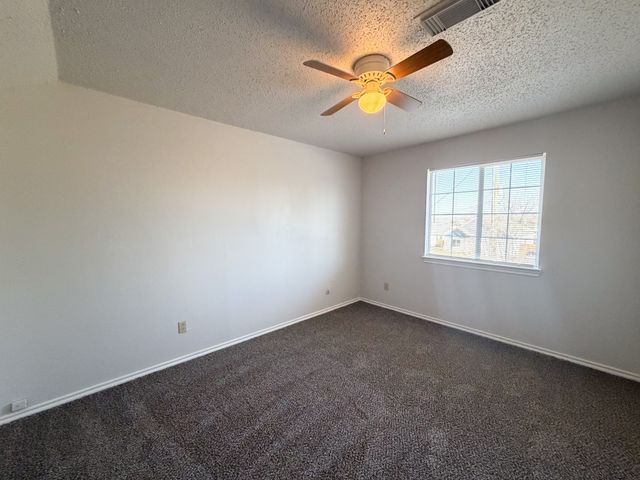 493 N Bryant Avenue, Midlothian, TX 76065