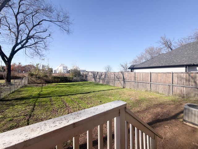 493 N Bryant Avenue, Midlothian, TX 76065