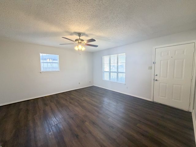 493 N Bryant Avenue, Midlothian, TX 76065