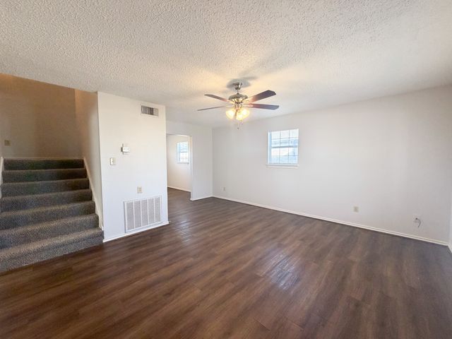 493 N Bryant Avenue, Midlothian, TX 76065