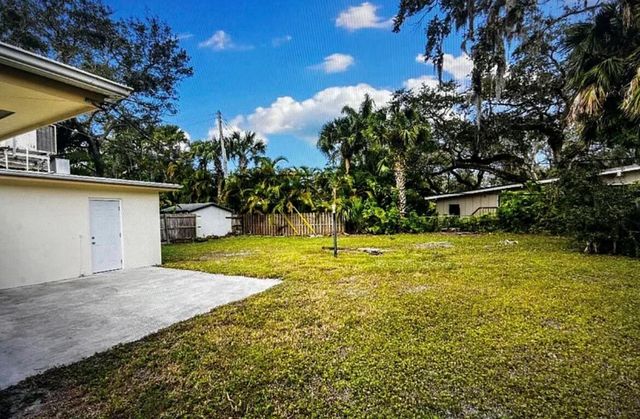 515 Cypress Road, Vero Beach, FL 32963