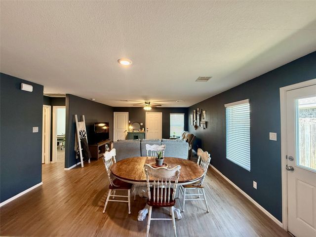 216 Bennett Loop, Angleton, TX 77515