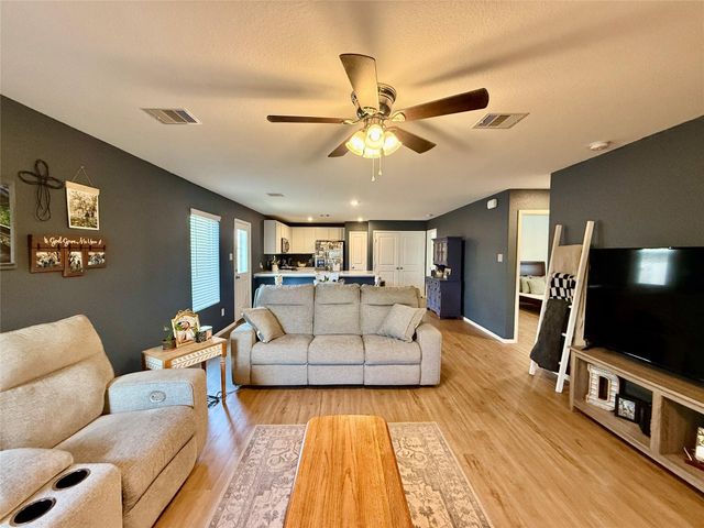 216 Bennett Loop, Angleton, TX 77515