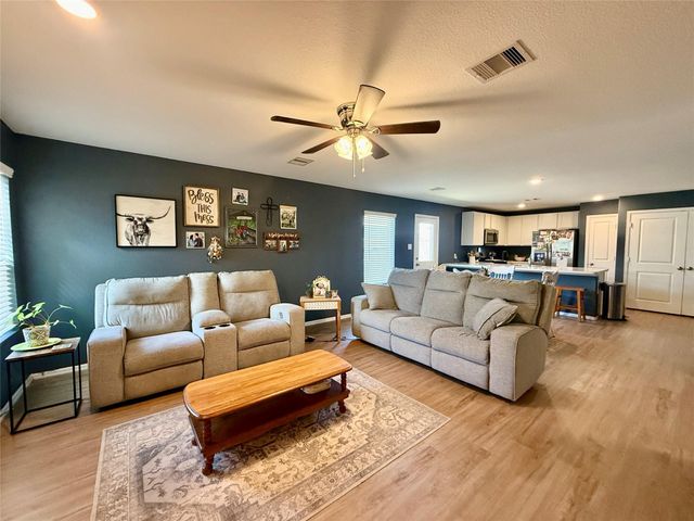 216 Bennett Loop, Angleton, TX 77515