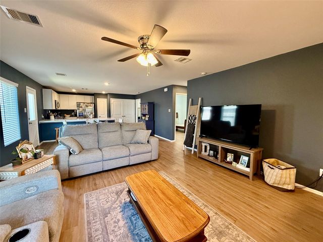216 Bennett Loop, Angleton, TX 77515