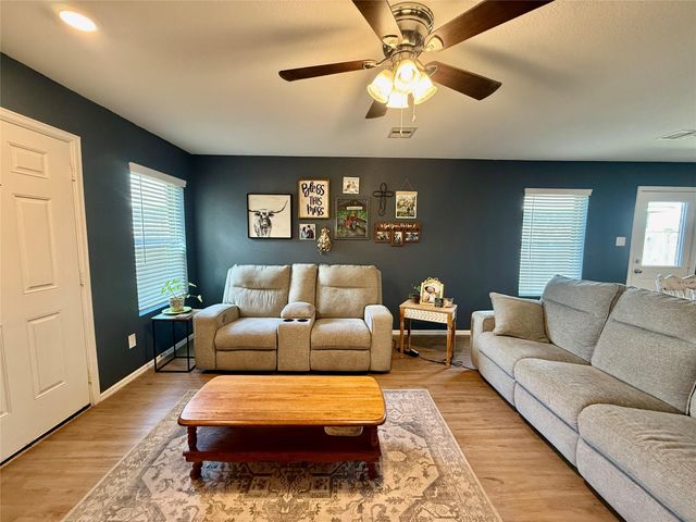 216 Bennett Loop, Angleton, TX 77515