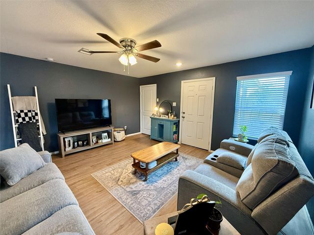 216 Bennett Loop, Angleton, TX 77515