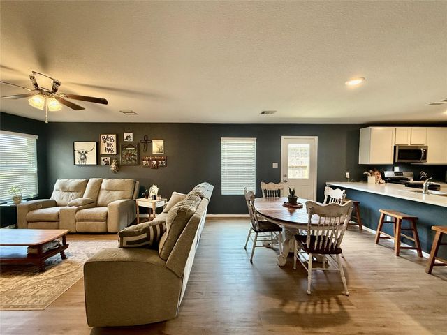 216 Bennett Loop, Angleton, TX 77515