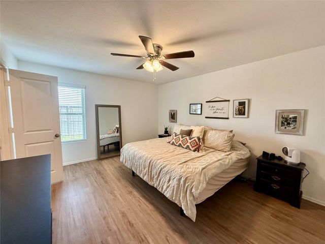 216 Bennett Loop, Angleton, TX 77515