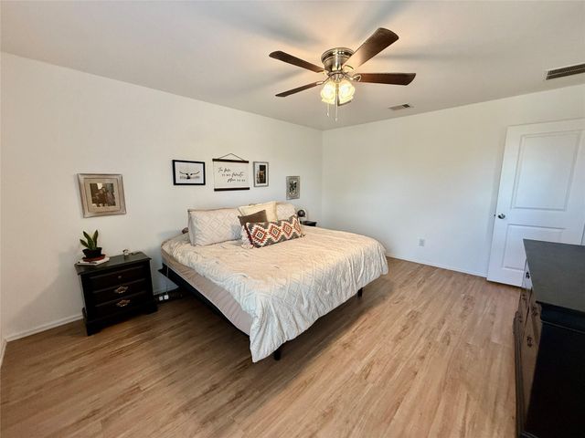 216 Bennett Loop, Angleton, TX 77515