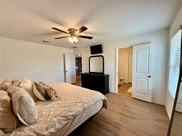 216 Bennett Loop, Angleton, TX 77515