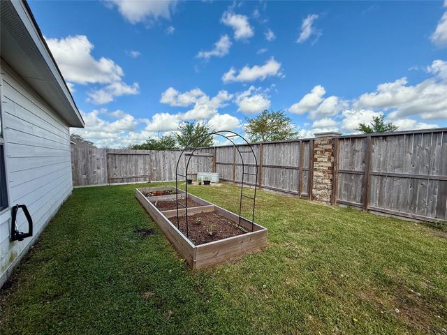 216 Bennett Loop, Angleton, TX 77515