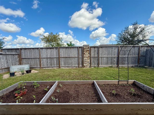 216 Bennett Loop, Angleton, TX 77515