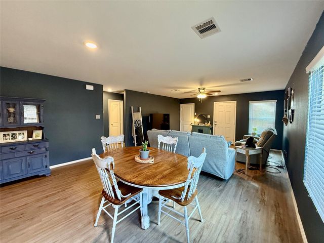 216 Bennett Loop, Angleton, TX 77515