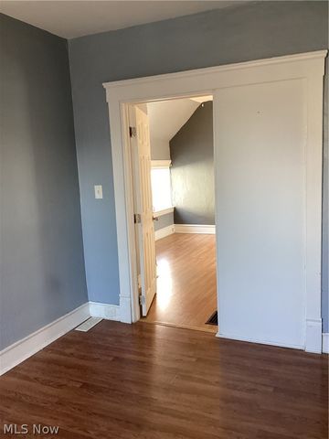 6009 W Clinton Avenue, Cleveland, OH 44102