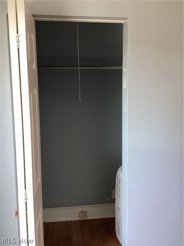 6009 W Clinton Avenue, Cleveland, OH 44102