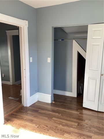 6009 W Clinton Avenue, Cleveland, OH 44102