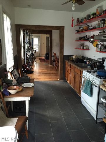 6009 W Clinton Avenue, Cleveland, OH 44102