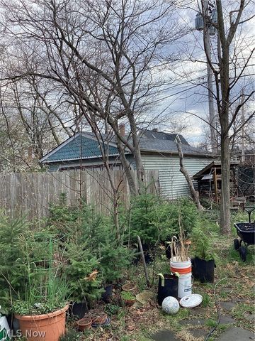 6009 W Clinton Avenue, Cleveland, OH 44102