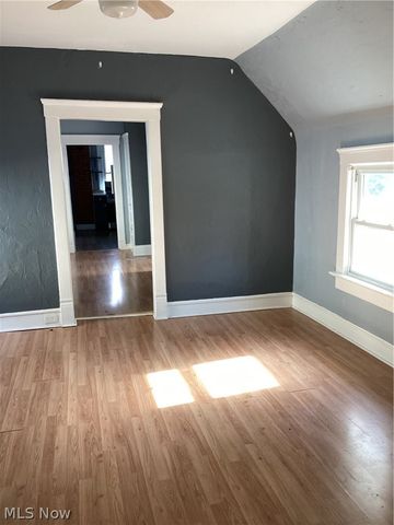 6009 W Clinton Avenue, Cleveland, OH 44102