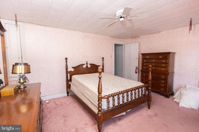 1757 W NORWEGIAN ST, Pottsville, PA 17901