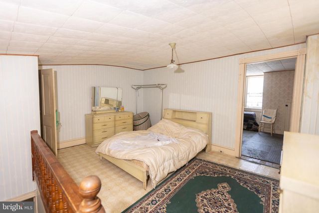 1757 W NORWEGIAN ST, Pottsville, PA 17901