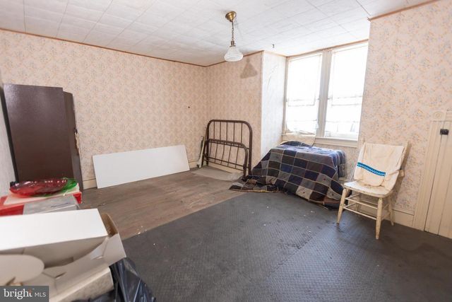 1757 W NORWEGIAN ST, Pottsville, PA 17901