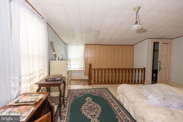 1757 W NORWEGIAN ST, Pottsville, PA 17901