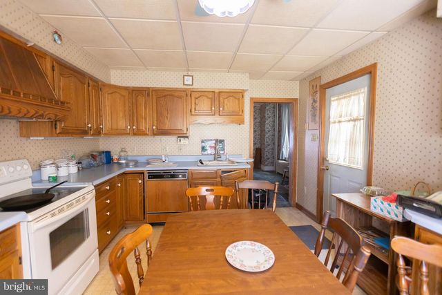 1757 W NORWEGIAN ST, Pottsville, PA 17901