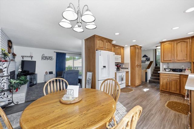 5105 N Glenarvon Rd, Otis Orchards, WA 99027