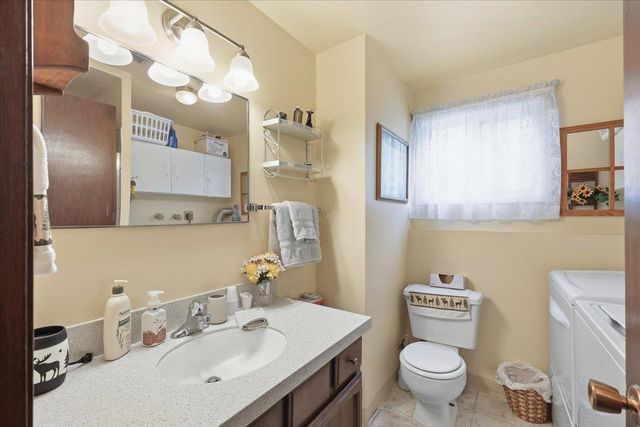 5105 N Glenarvon Rd, Otis Orchards, WA 99027
