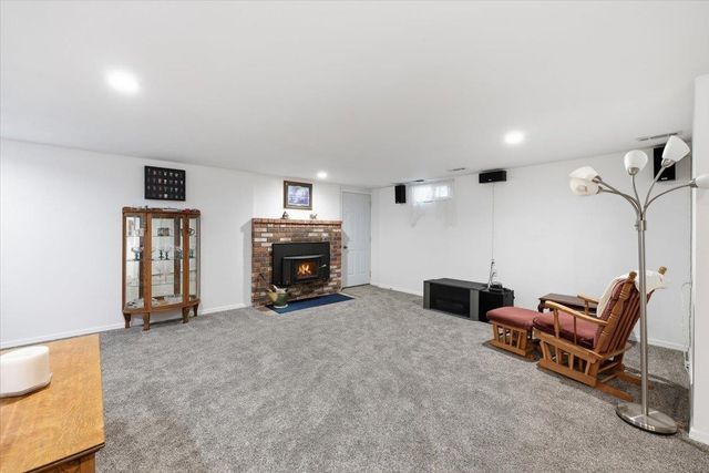 5105 N Glenarvon Rd, Otis Orchards, WA 99027