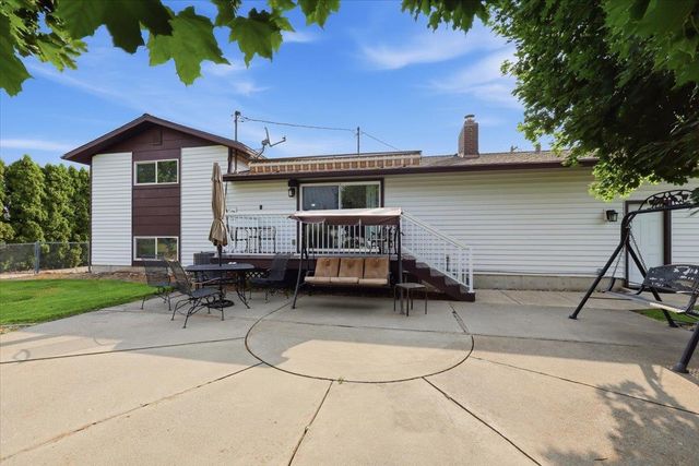 5105 N Glenarvon Rd, Otis Orchards, WA 99027