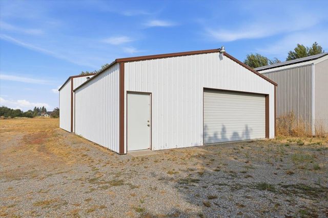 5105 N Glenarvon Rd, Otis Orchards, WA 99027