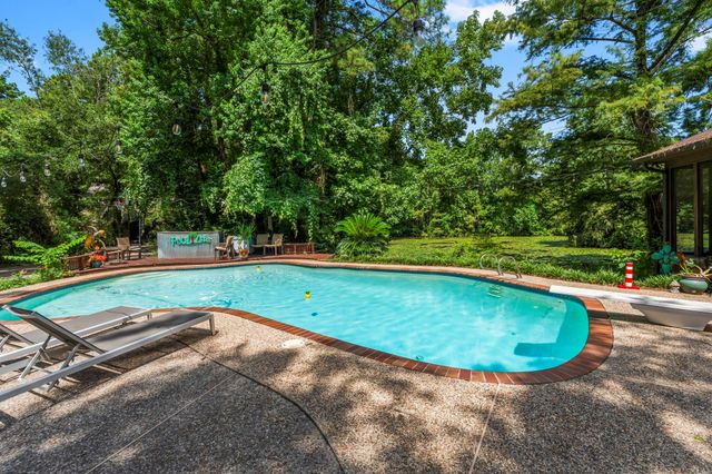 426 Nursery Road, The Woodlands, TX 77380