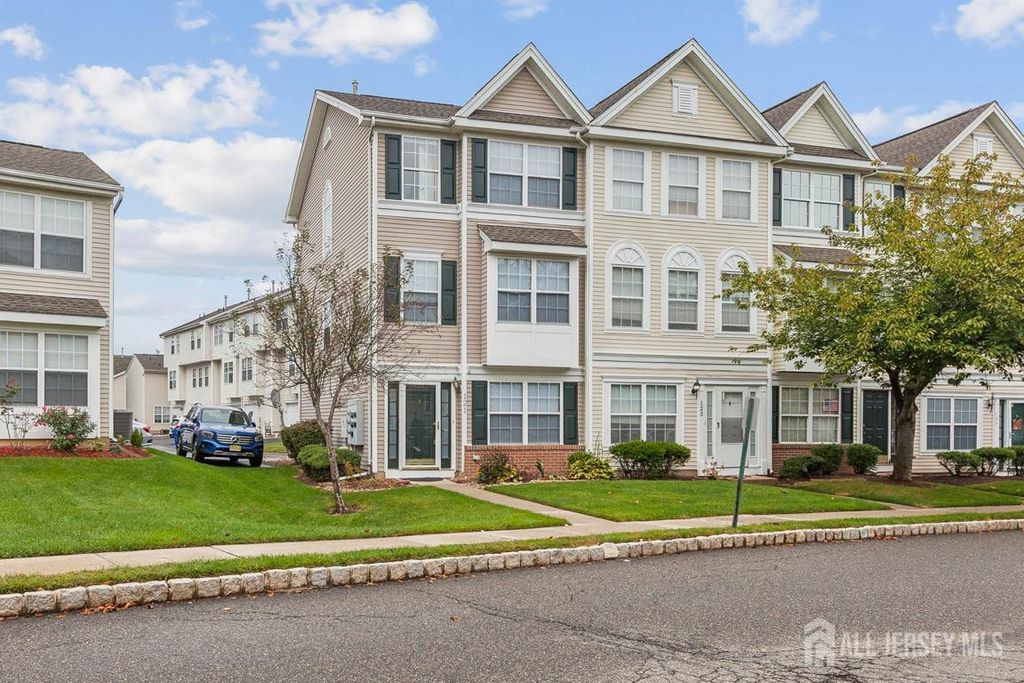 121 Giera Court, Sayreville, NJ 08859