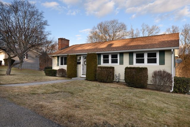 29 Manor Road, Auburn, MA 01501