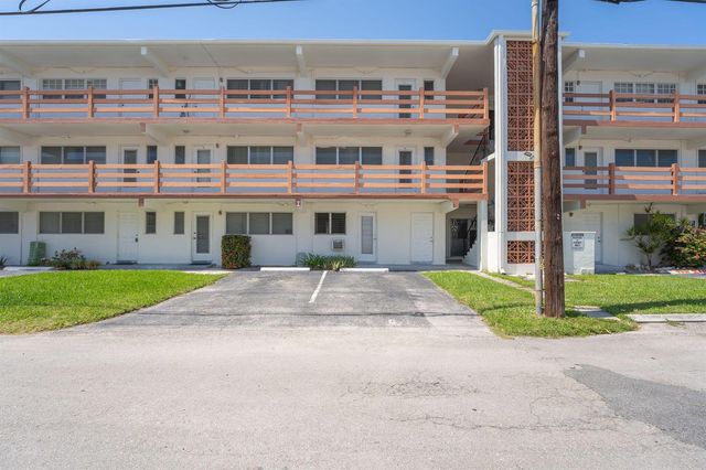 1450 NE 170th Street 114, North Miami Beach, FL 33162