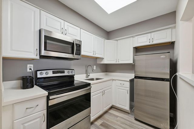 1450 NE 170th Street 114, North Miami Beach, FL 33162