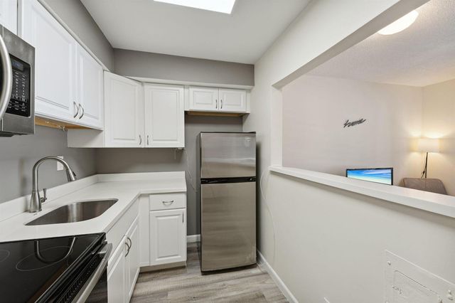 1450 NE 170th Street 114, North Miami Beach, FL 33162