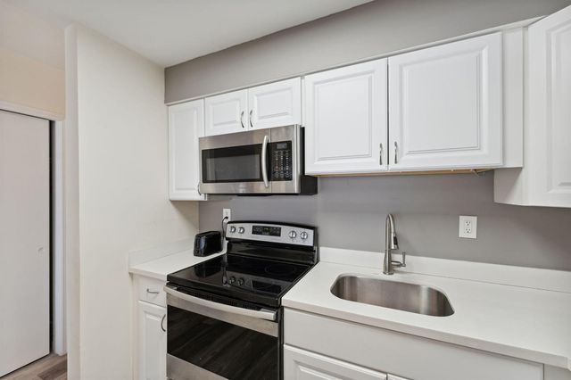 1450 NE 170th Street 114, North Miami Beach, FL 33162