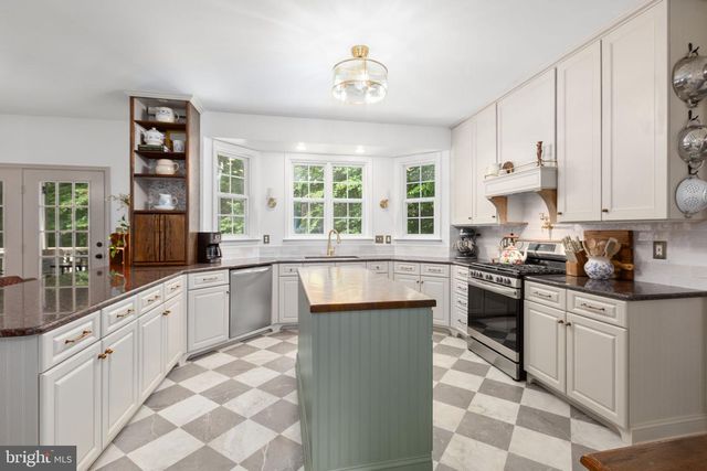 68 COAKLEY LN, Fredericksburg, VA 22406