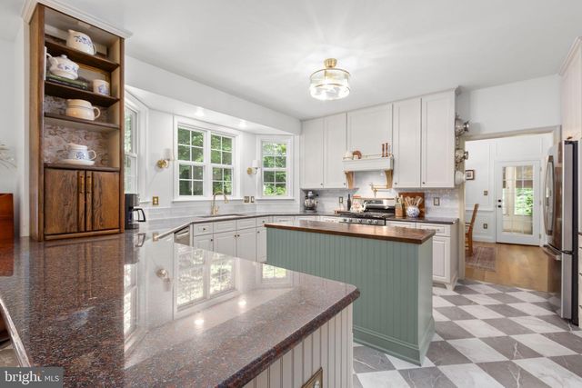 68 COAKLEY LN, Fredericksburg, VA 22406