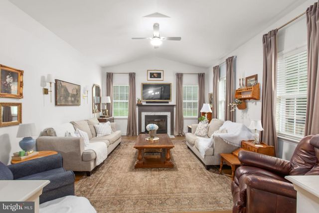 68 COAKLEY LN, Fredericksburg, VA 22406